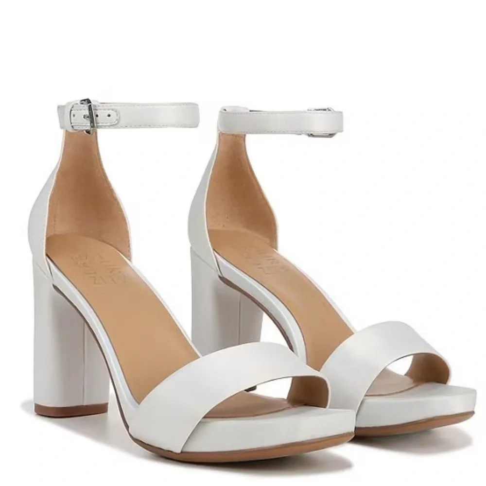 Elegant White Block Heel Sandals - Picture 2 of 10